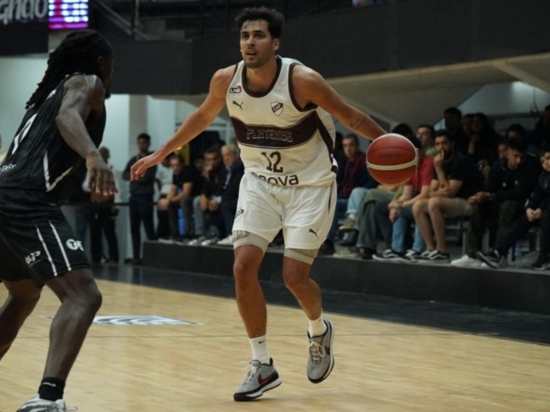 Platense arrancó la Liga con el pie derecho y se trajo un triunfo caliente desde Santiago