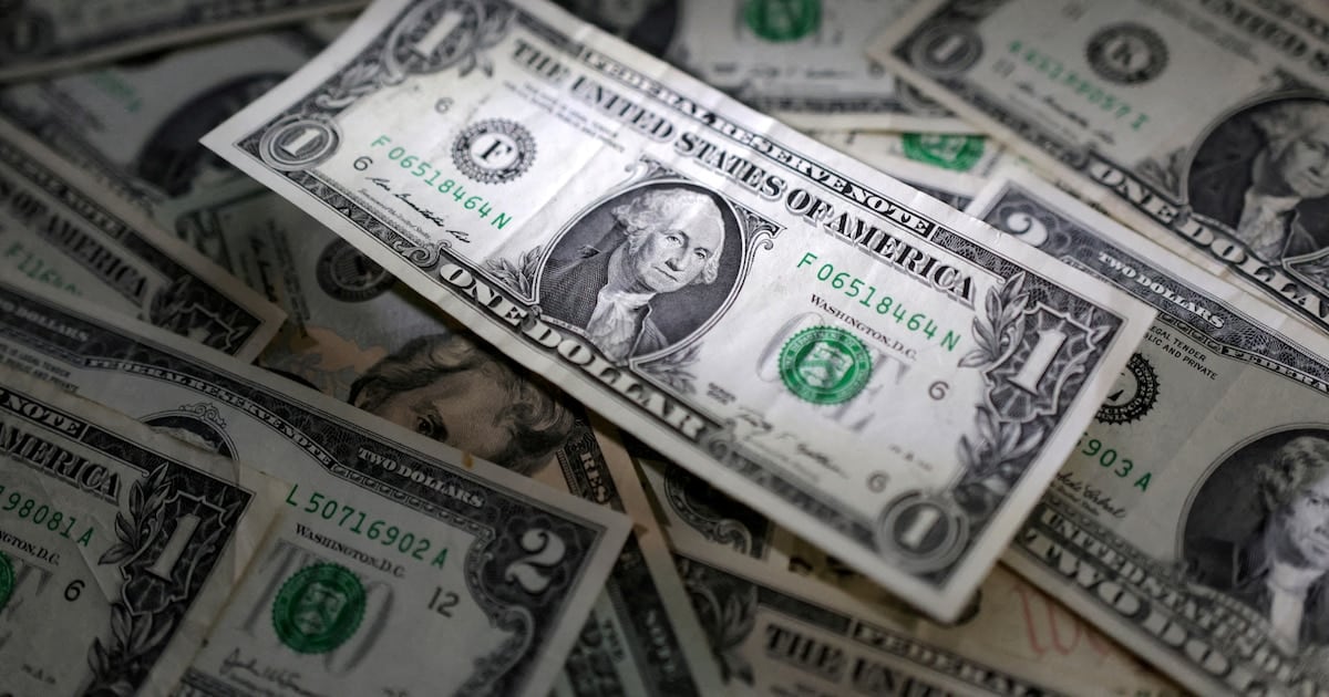 El dólar minorista recortó cinco pesos en la semana y cerró en 1.540 pesos en el Banco Nación