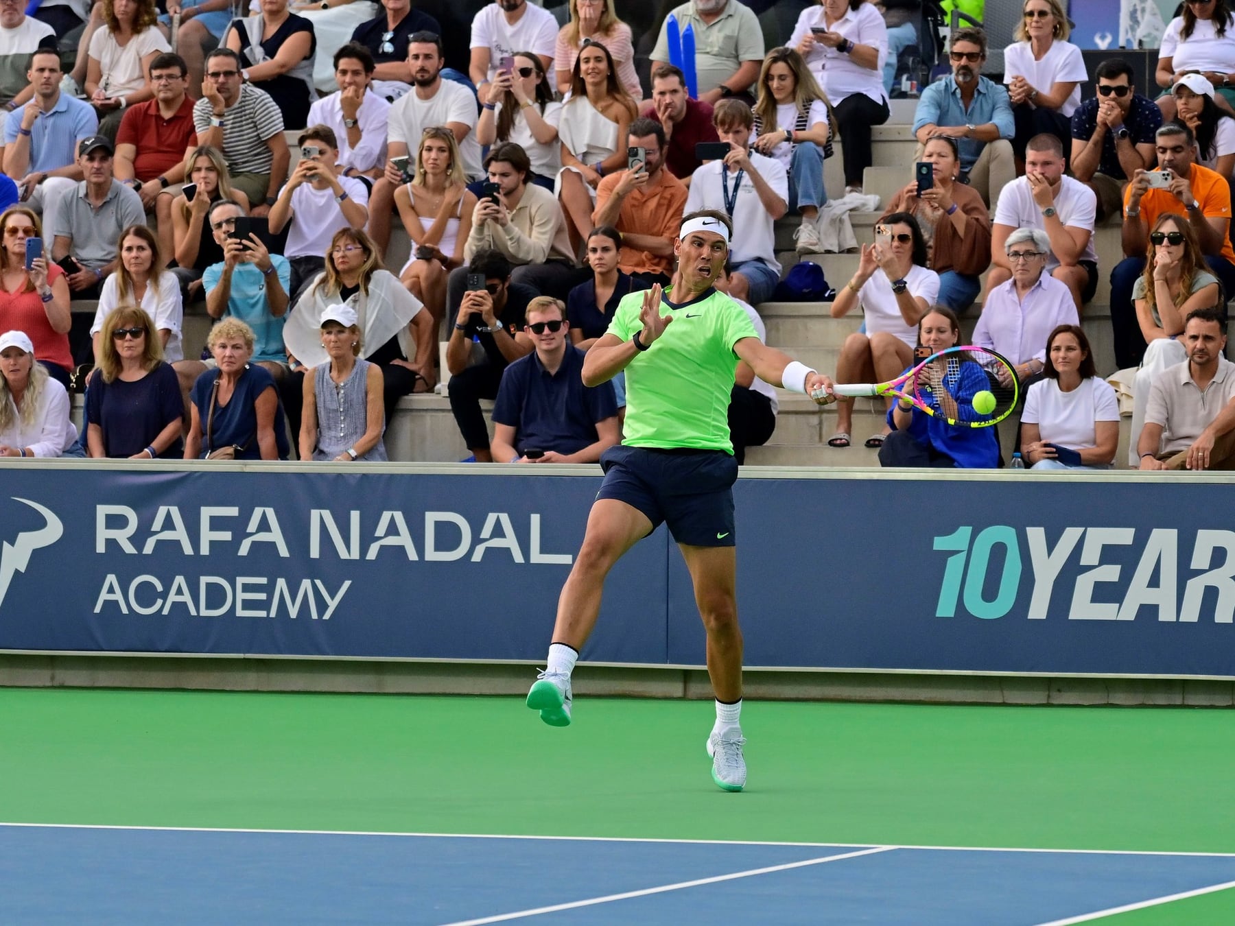 Rafa volvió a agarrar la raýeda y, aunque se vio mal, festejó con los suyos en Manacor
