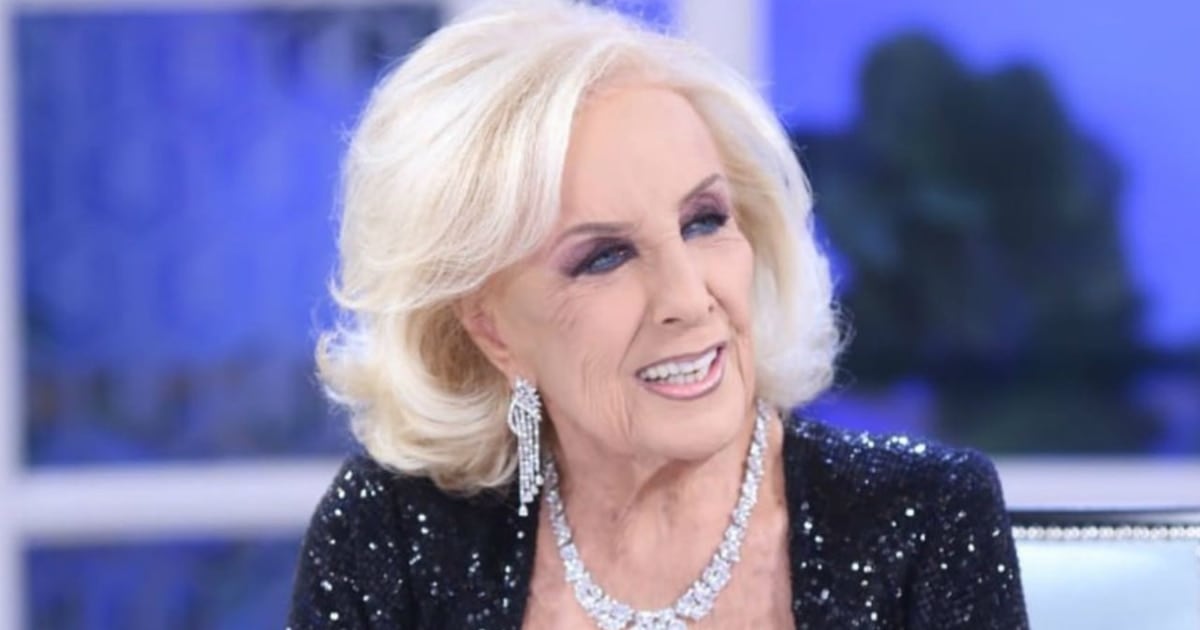 Mirtha Legrand vuelve a su casa después de casi tres semanas internada y deja la pantalla bajo la conducción interina de Juana Viale