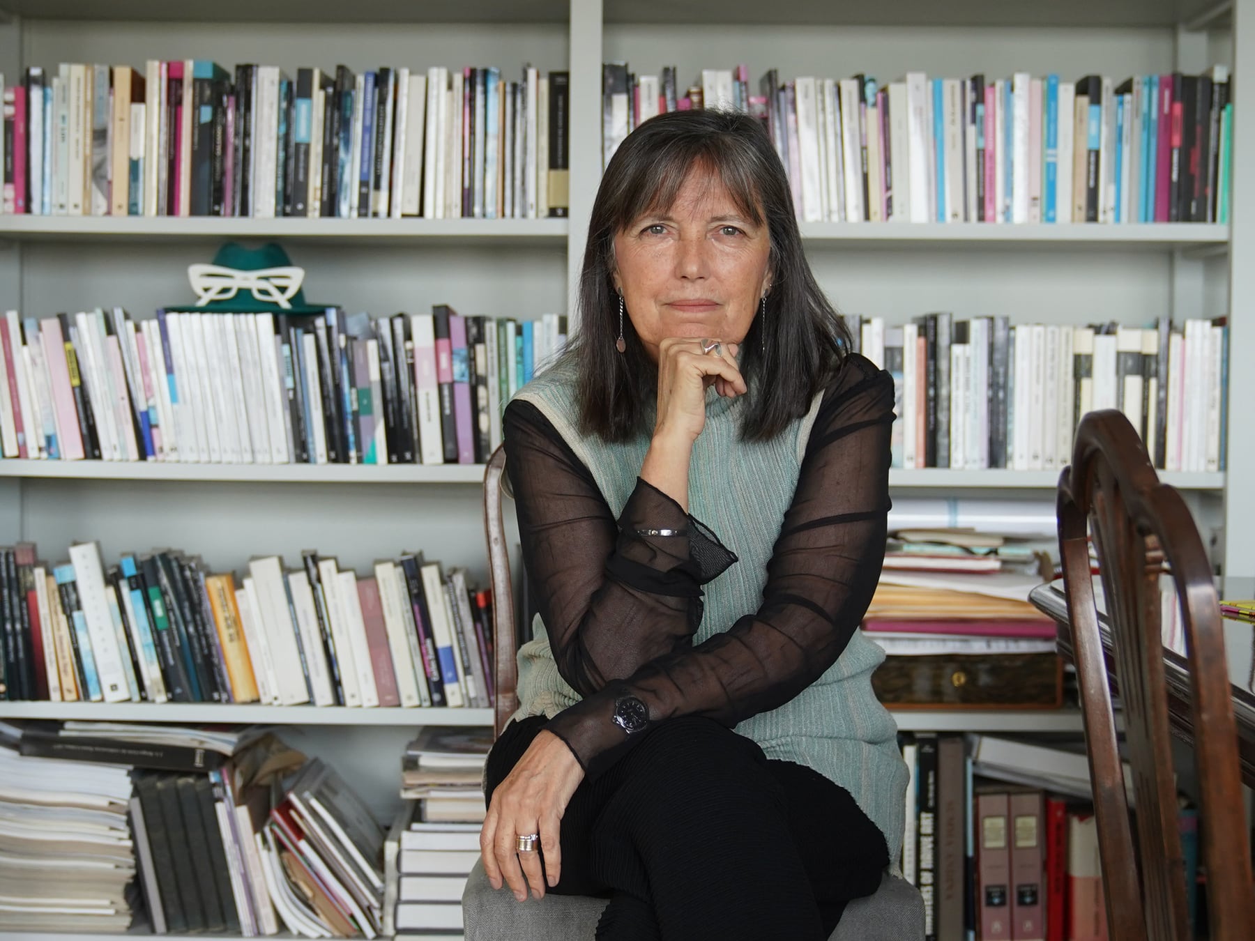 Claudia Piñeiro vuelve con una novela que escucha el canto de las aves y el de la amistad entre mujeres