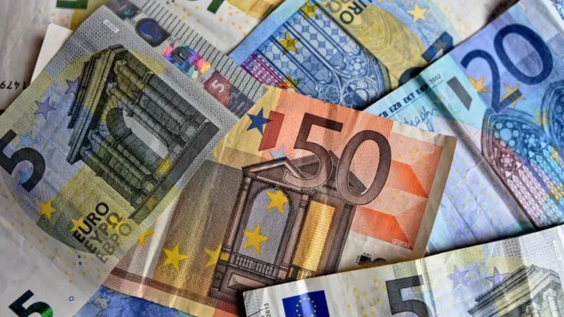 El euro blue retrocedió seis pesos y se aleja del umbral de los mil ochocientos en el cierre de la semana