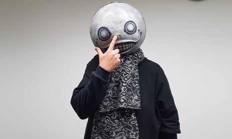Yoko Taro, el hombre que ya cumplió su sueño y sigue trabajando nada más que para no perder la cabeza