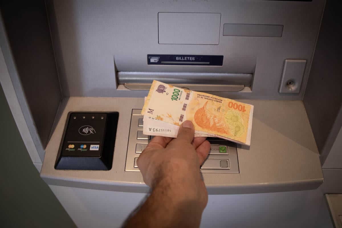 La banca argentina borró del mapa 672 sucursales en siete años y aceleró el ritmo mientras el cliente se va al celular