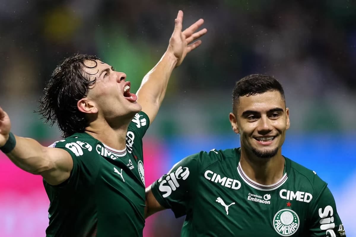 Palmeiras le pasó por arriba a Corinthians en su peor semana y Seedorf toma el timón a tiempo