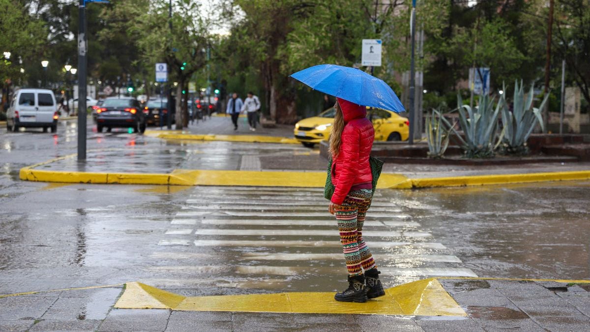Neuquén bajo alerta naranja: se vienen tormentas fuertes, granizo y viento, y hay que quedarse adentro