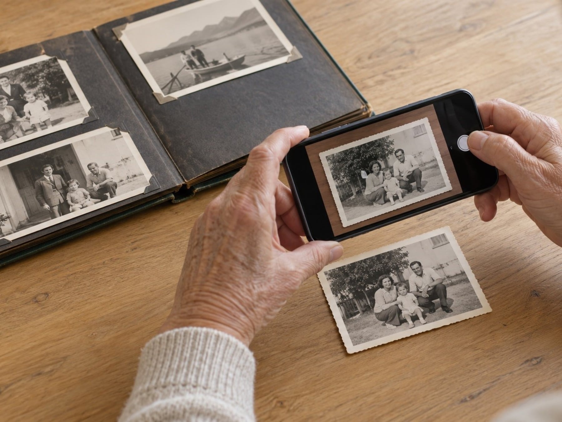 Digitalizar fotos viejas con el celular: el paso a paso para no perder la historia familiar