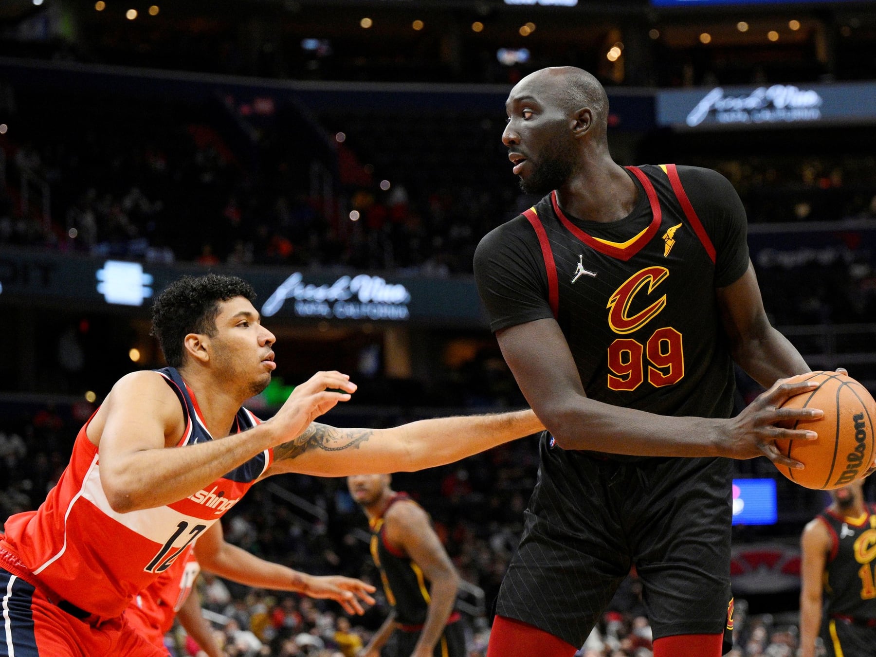 Taller a la orden del día: el pibón senegalés Tacko Fall recaló en Philadelphia con un sello de goma