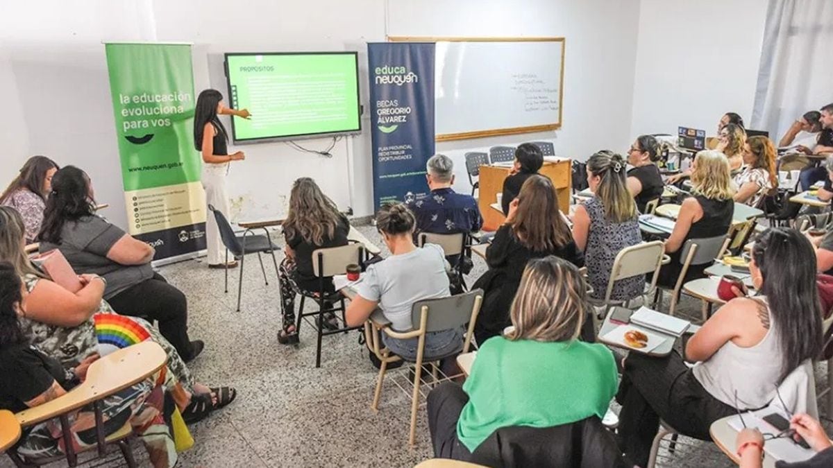 Ya hay luz verde para 438 pibes neuquinos: las becas Gregorio Álvarez empiezan a llegar y la cola para cobrar viene con fecha