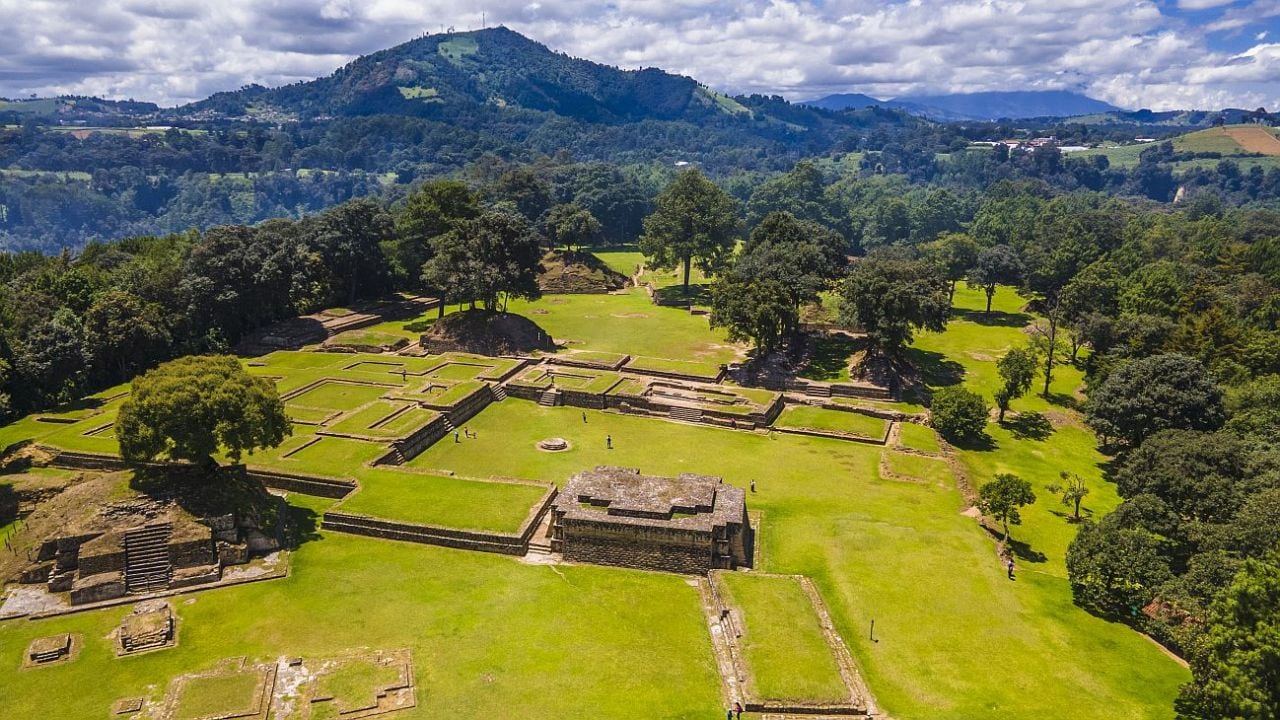 Guatemala concentra en un territorio del tamaño de la provincia de Buenos Aires una diversidad geográfica y cultural difícil de igualar en la región