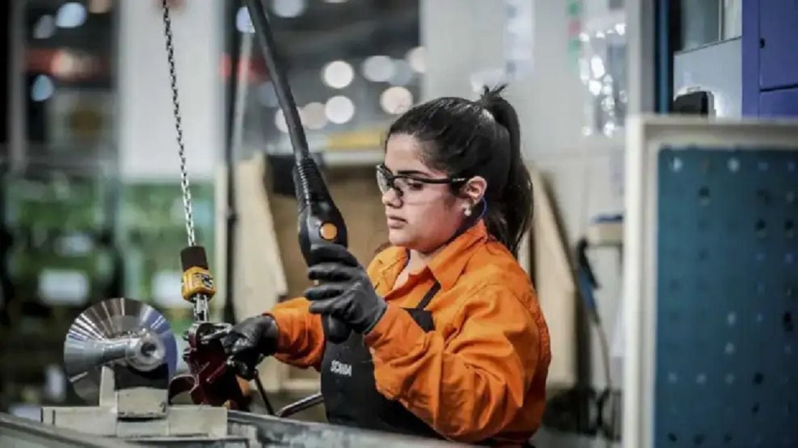 La economía cerró agosto con una recuperación marginal y dejó al descubierto la fragilidad del mercado interno