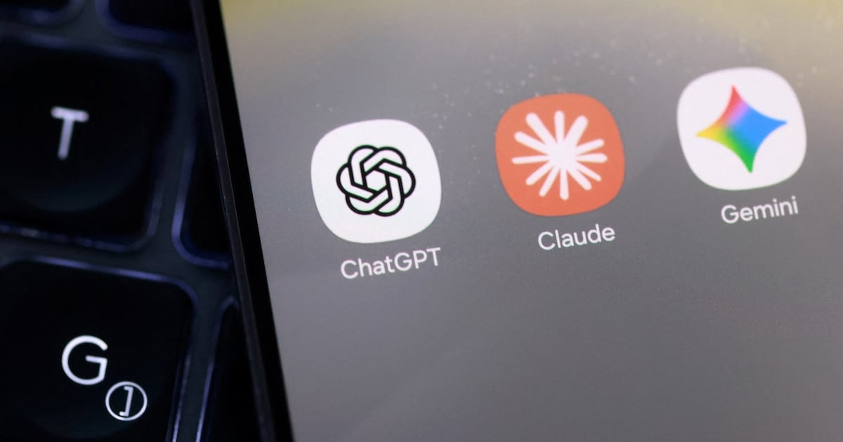 ChatGPT conserva la punta, pero Gemini y Claude aceleran el reparto del tráfico
