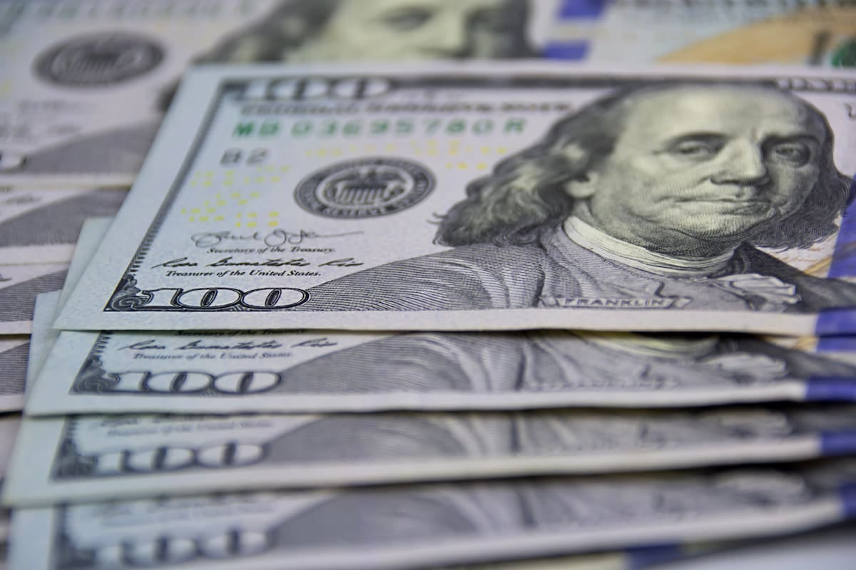 El dólar se congela para el fin de semana, mientras la inflación mensual vuelve al 1,9%