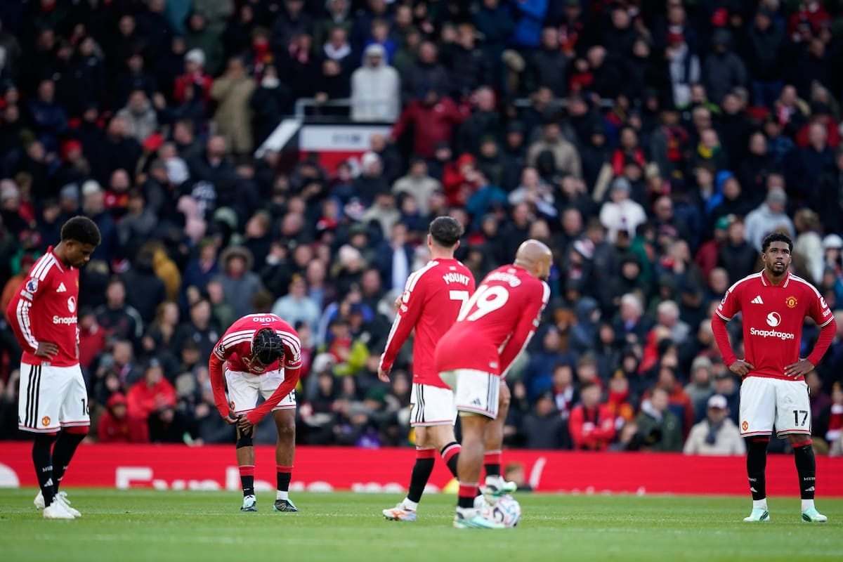 Manchester United se sigue hundiendo: Bournemouth lo goleó en Old Trafford y lo dejó al borde del