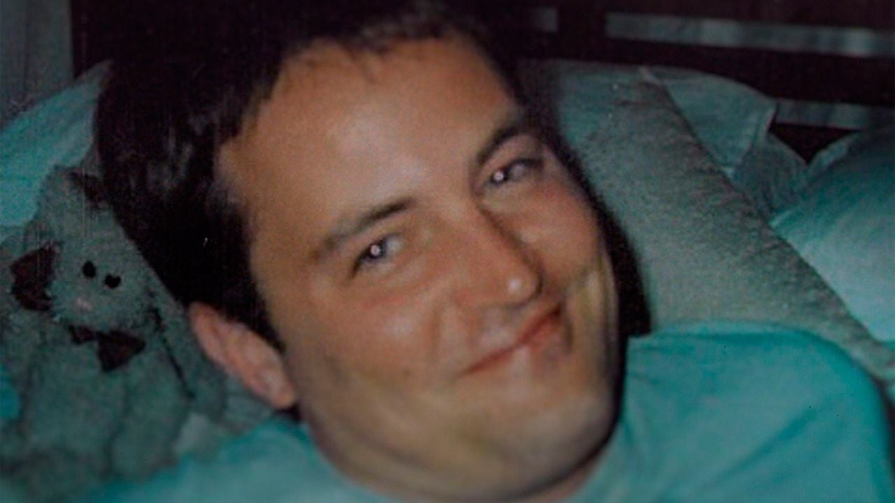 Matthew Perry, detrás de la fama: una serie documental reúne las voces de quienes lo conocieron